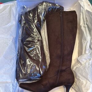 Talbots Dawson Chocolate Brown Heeled Boots with Streamlined Silhouette size 7